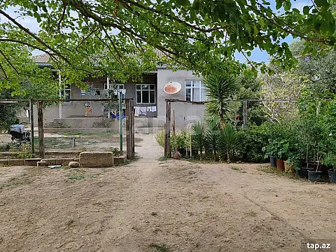 Satılır 4 otaqlı həyət evi