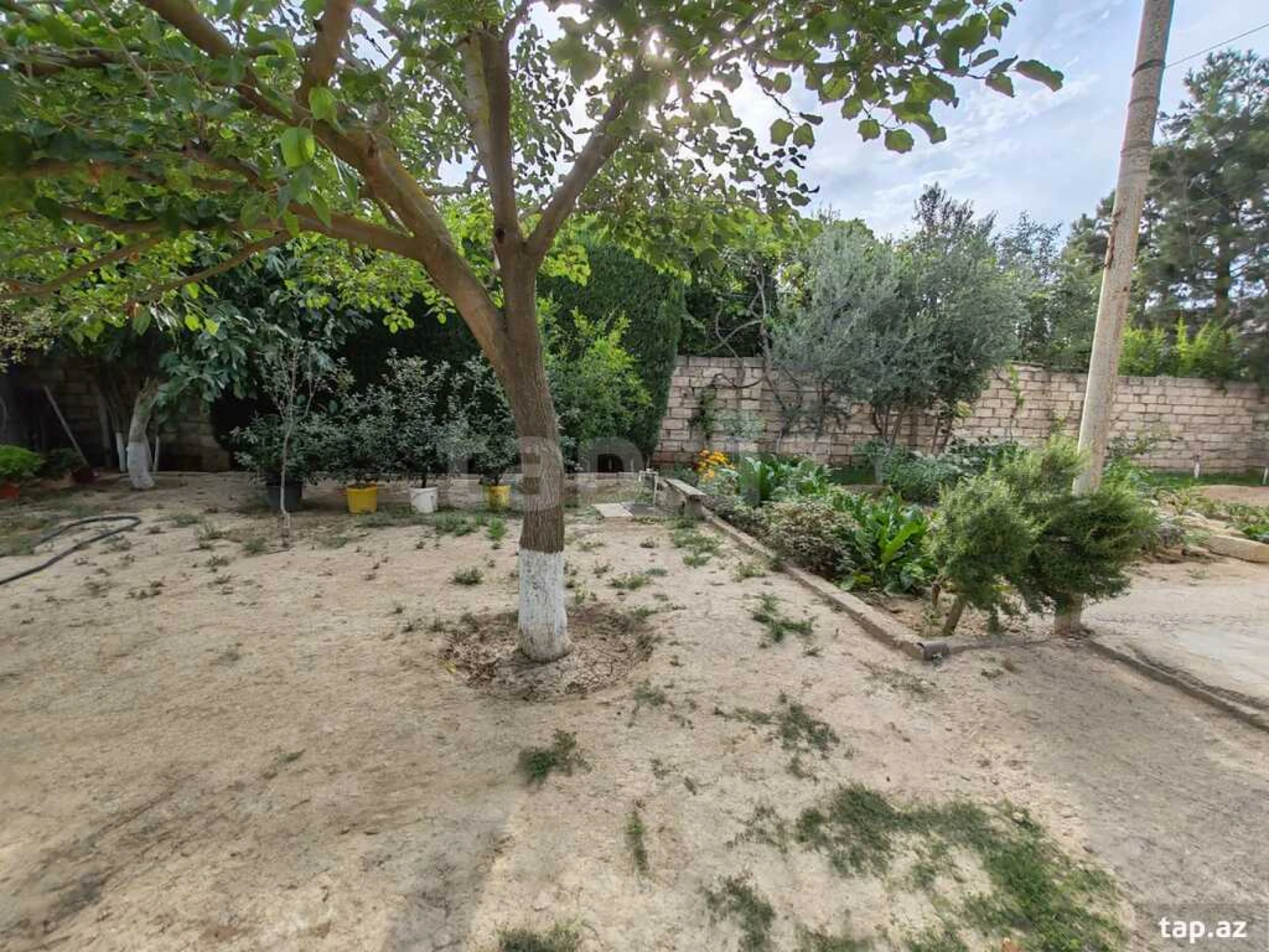 Satılır 4 otaqlı həyət evi