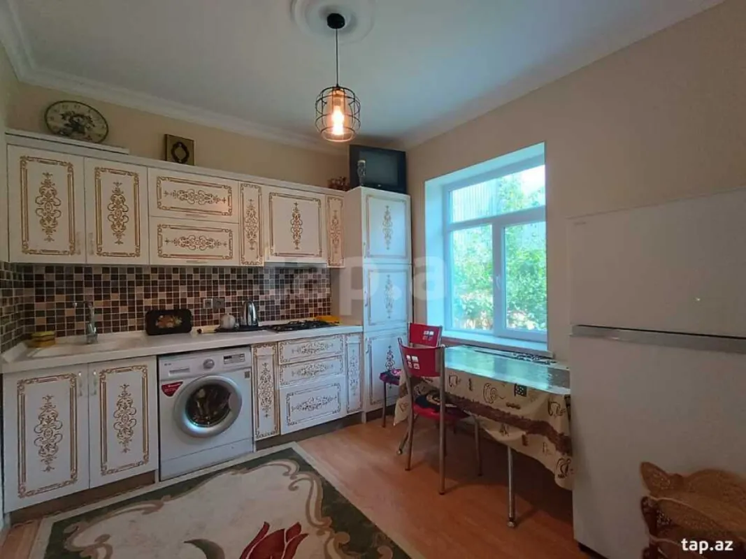 Kirayə verilir 4 otaqlı həyət evi