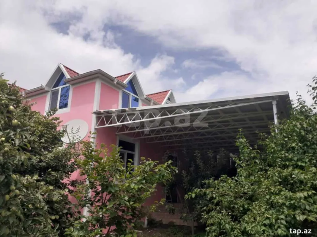 Kirayə verilir 4 otaqlı həyət evi
