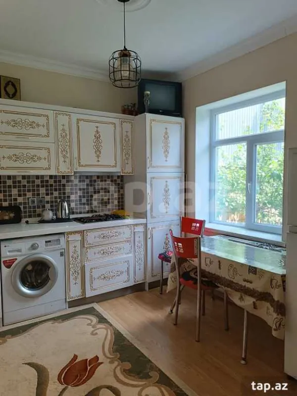 Kirayə verilir 4 otaqlı həyət evi