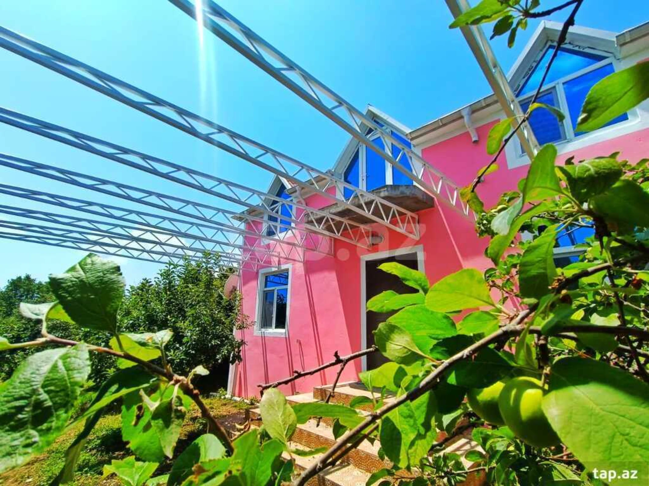 Kirayə verilir 4 otaqlı həyət evi