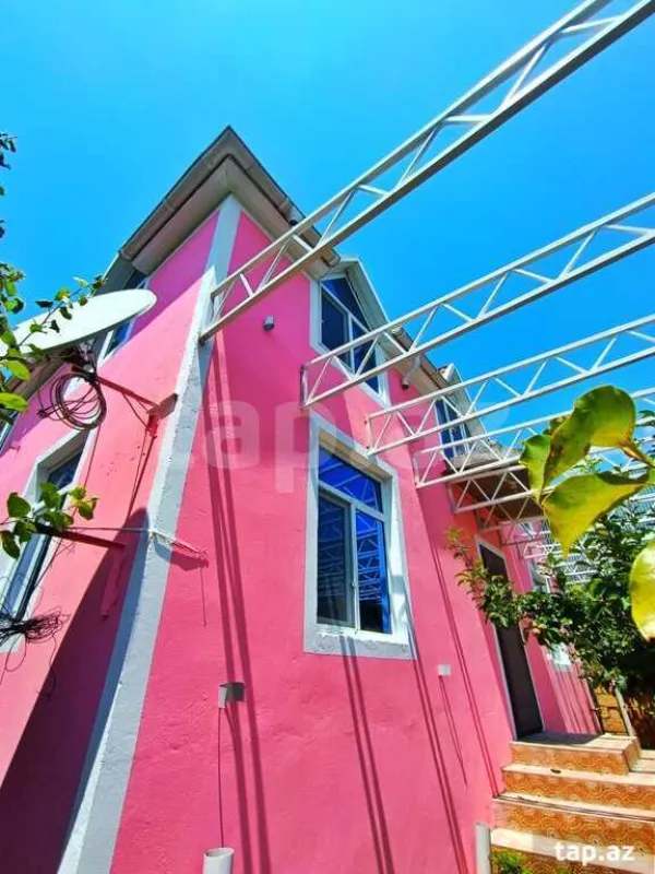 Kirayə verilir 4 otaqlı həyət evi