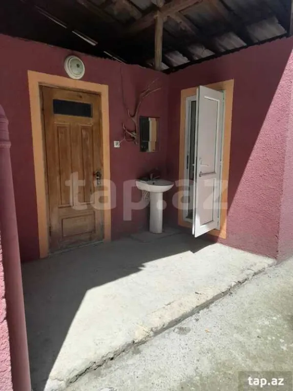 Kirayə verilir 3 otaqlı həyət evi