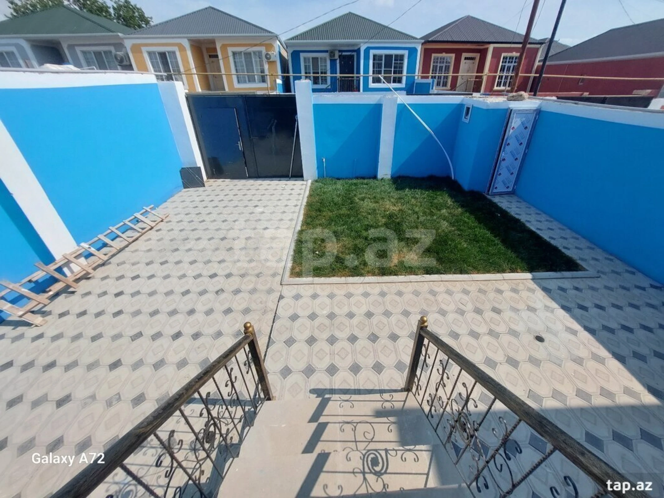 Satılır 4 otaqlı həyət evi