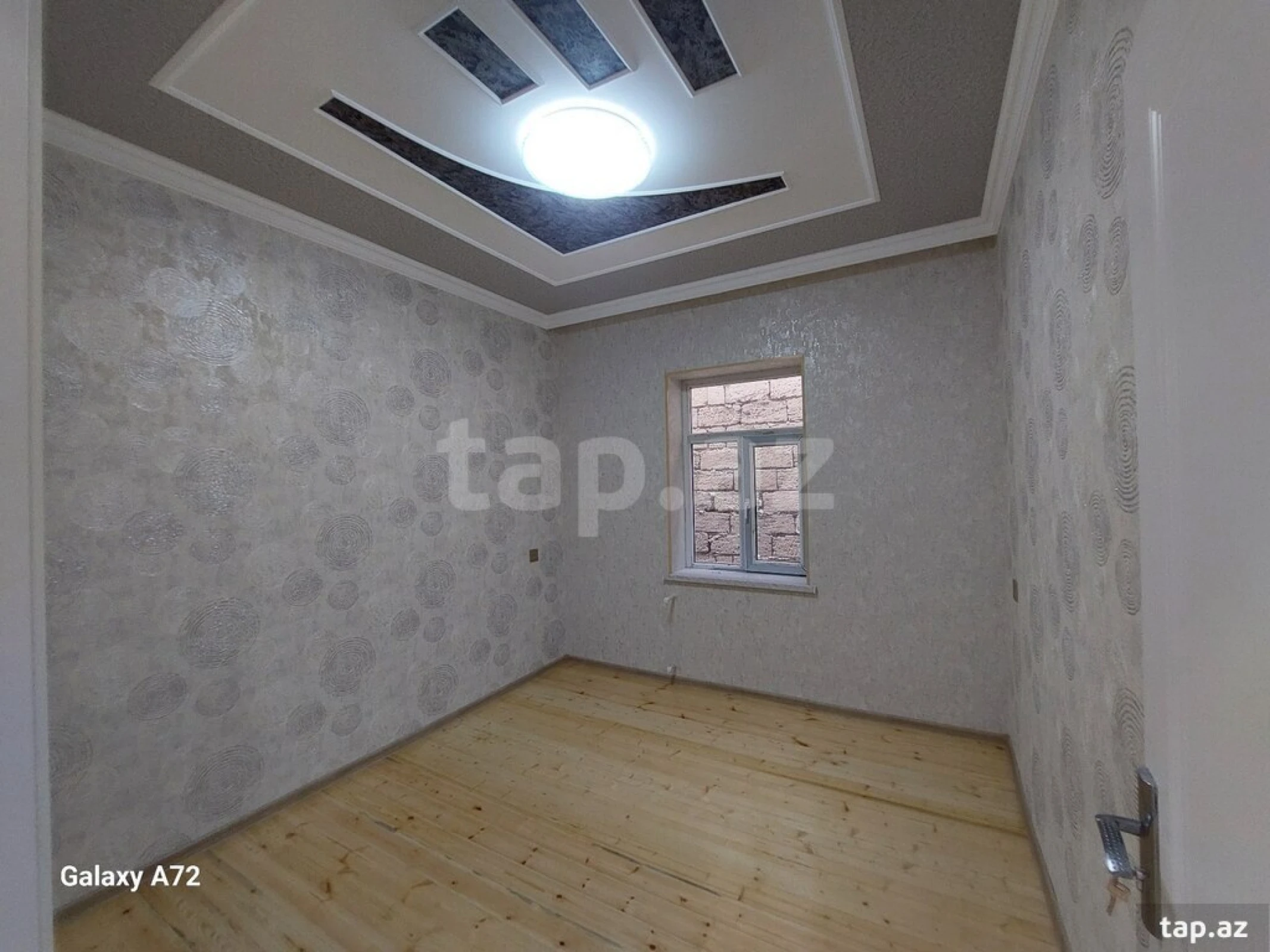 Satılır 4 otaqlı həyət evi