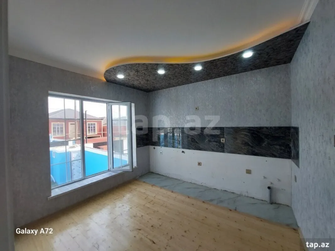 Satılır 4 otaqlı həyət evi