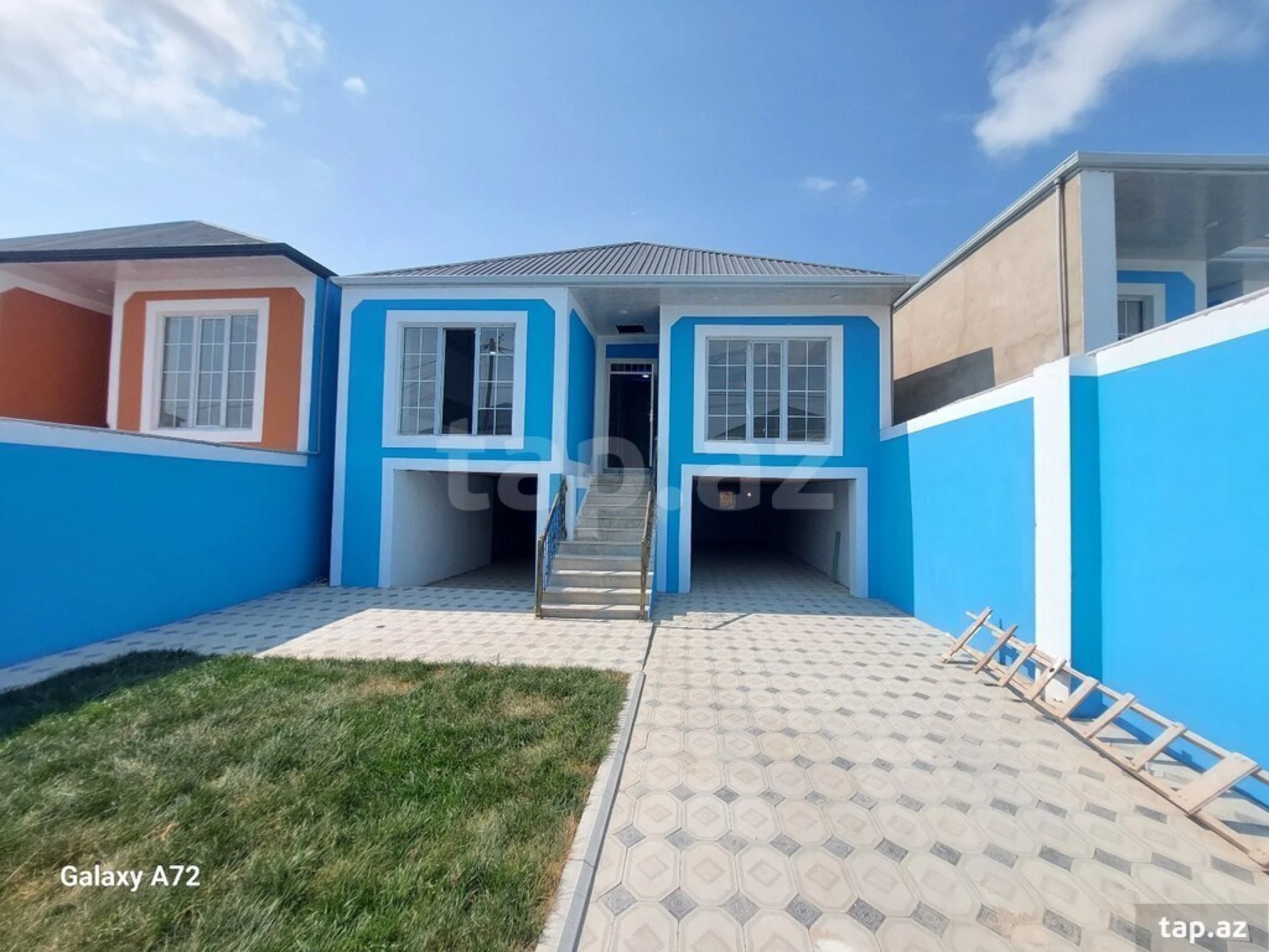 Satılır 4 otaqlı həyət evi