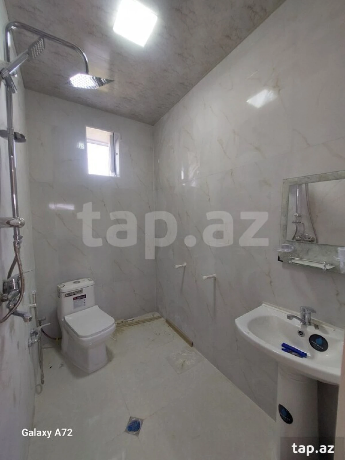 Satılır 4 otaqlı həyət evi