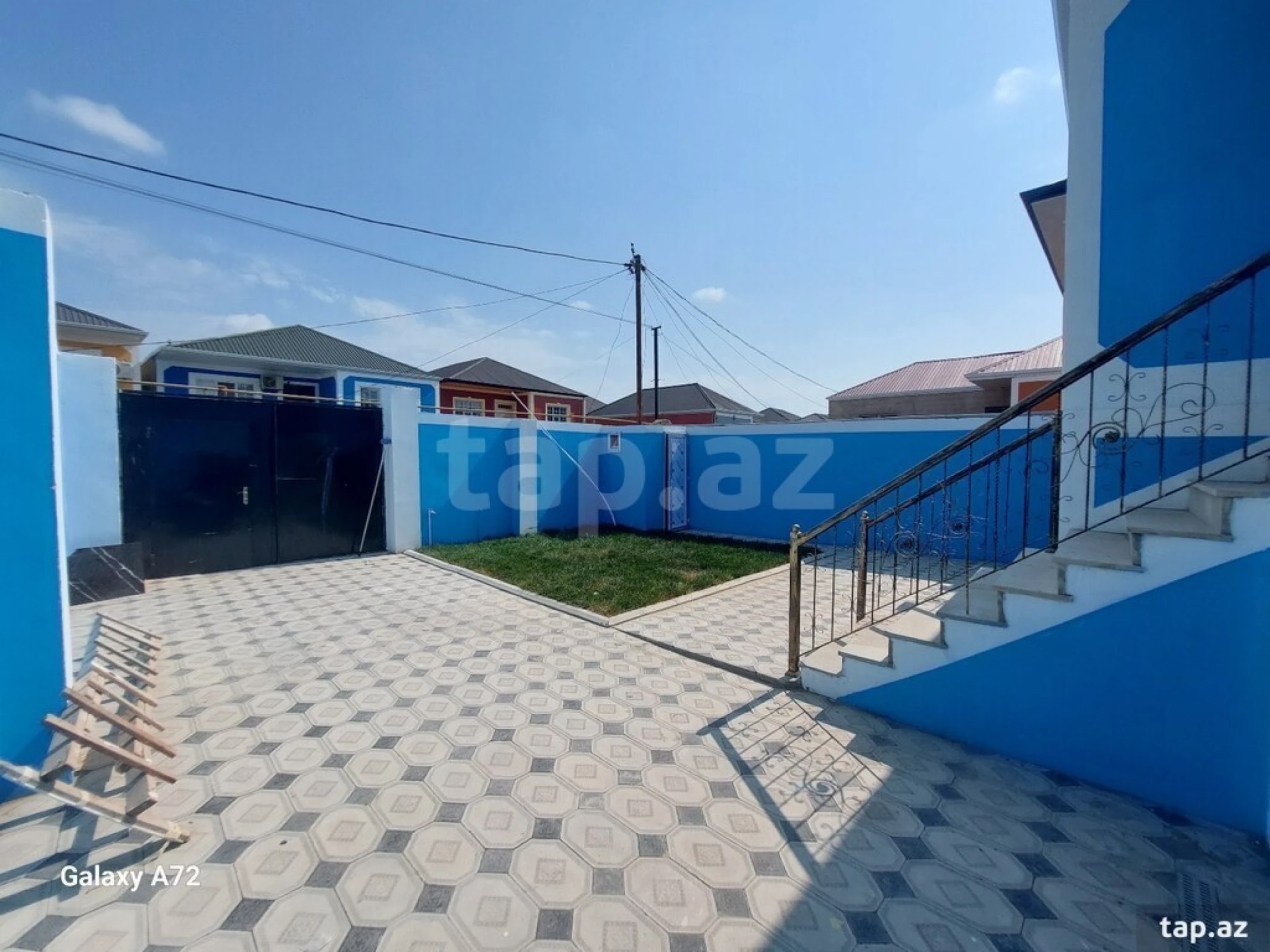 Satılır 4 otaqlı həyət evi