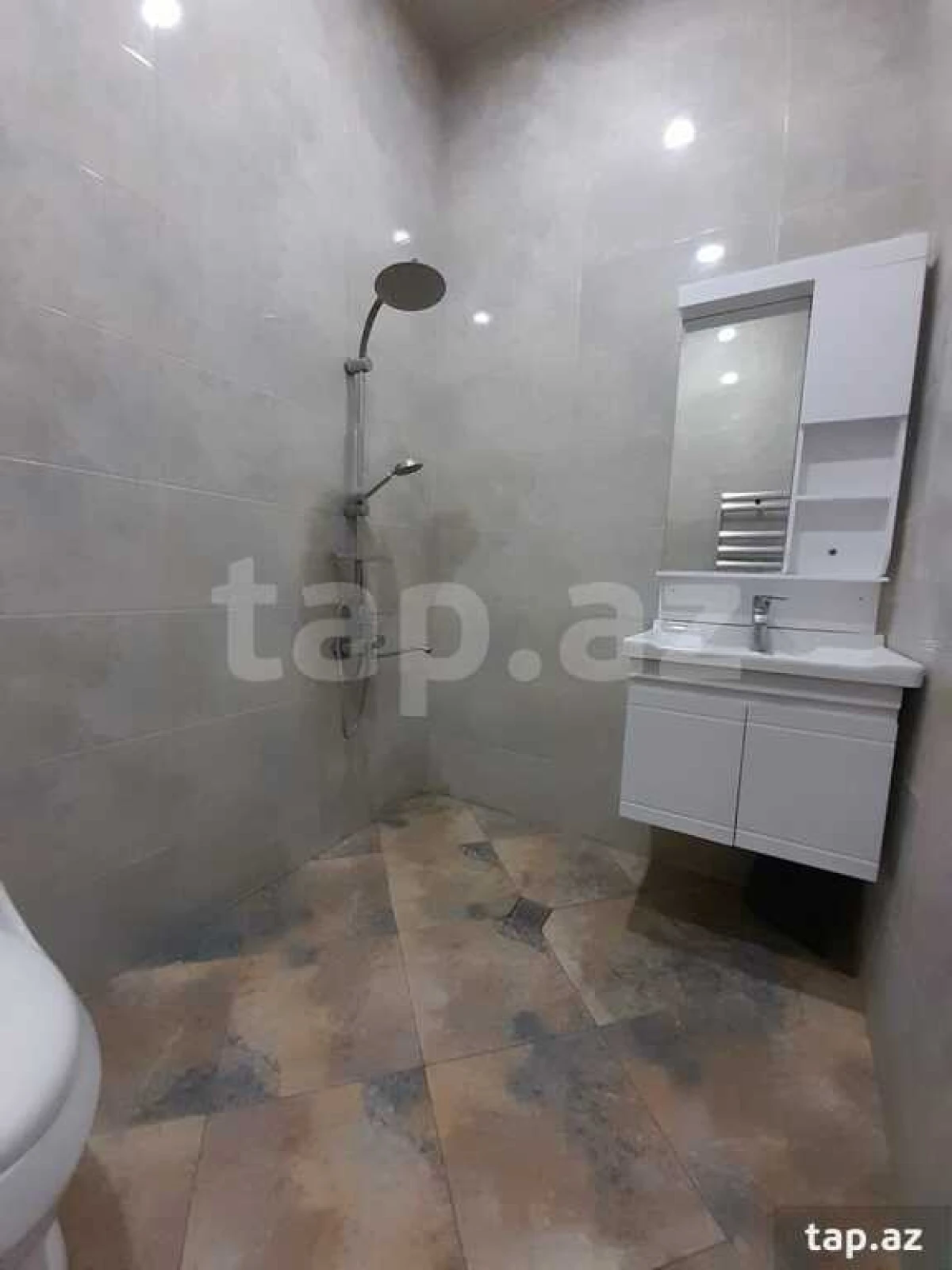 Satılır 4 otaqlı həyət evi 130 m²