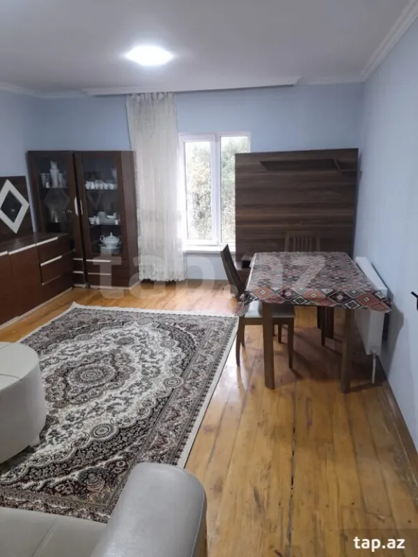 Kirayə verilir 3 otaqlı həyət evi