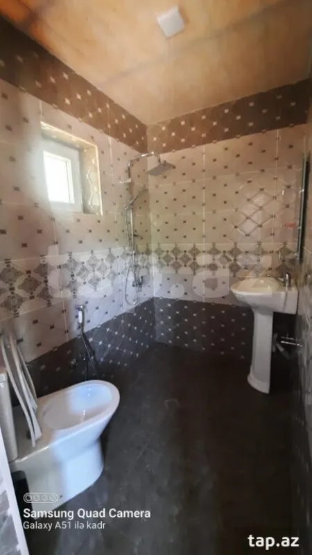 Kirayə verilir 3 otaqlı həyət evi