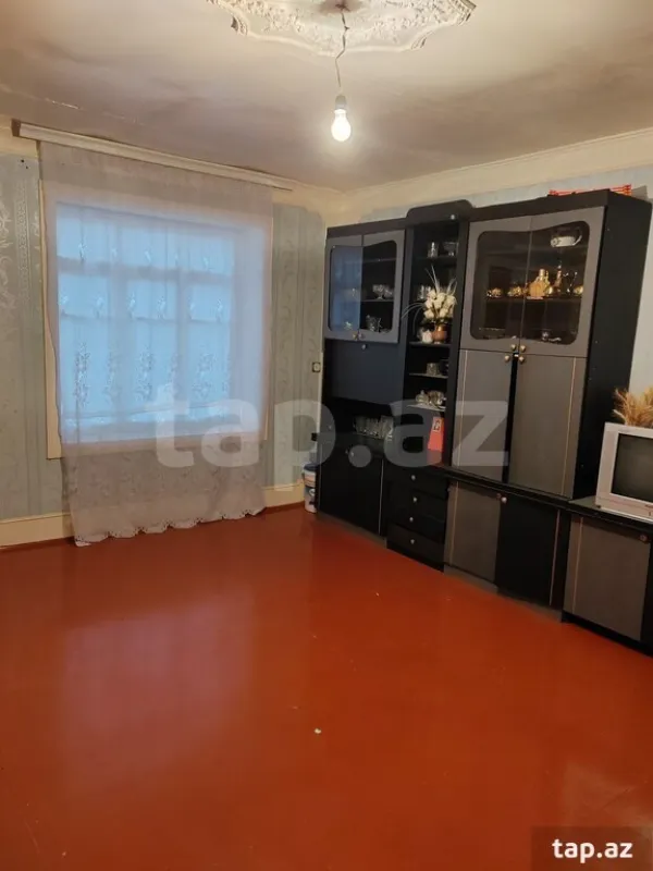 Satılır 6 otaqlı həyət evi