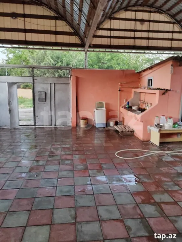 Satılır 6 otaqlı həyət evi