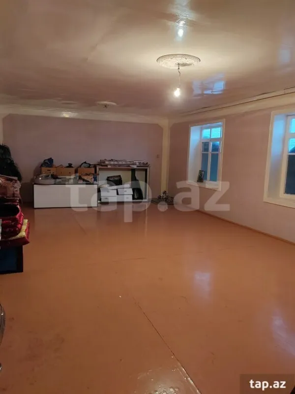 Satılır 6 otaqlı həyət evi