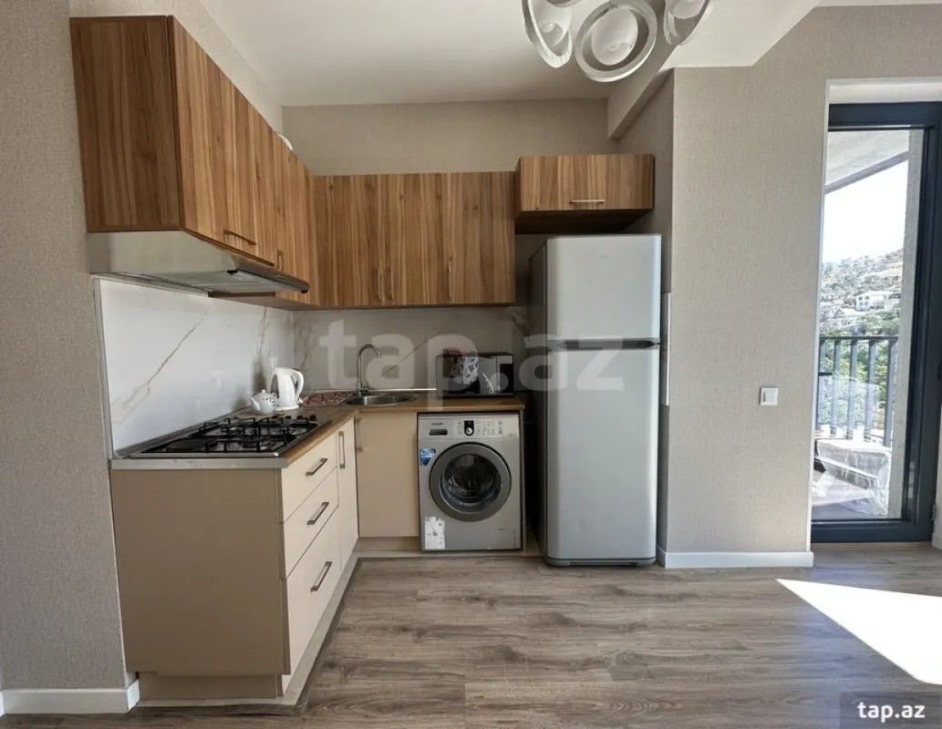 Kirayə verilir 2 otaqlı yeni tikili 78 m²
