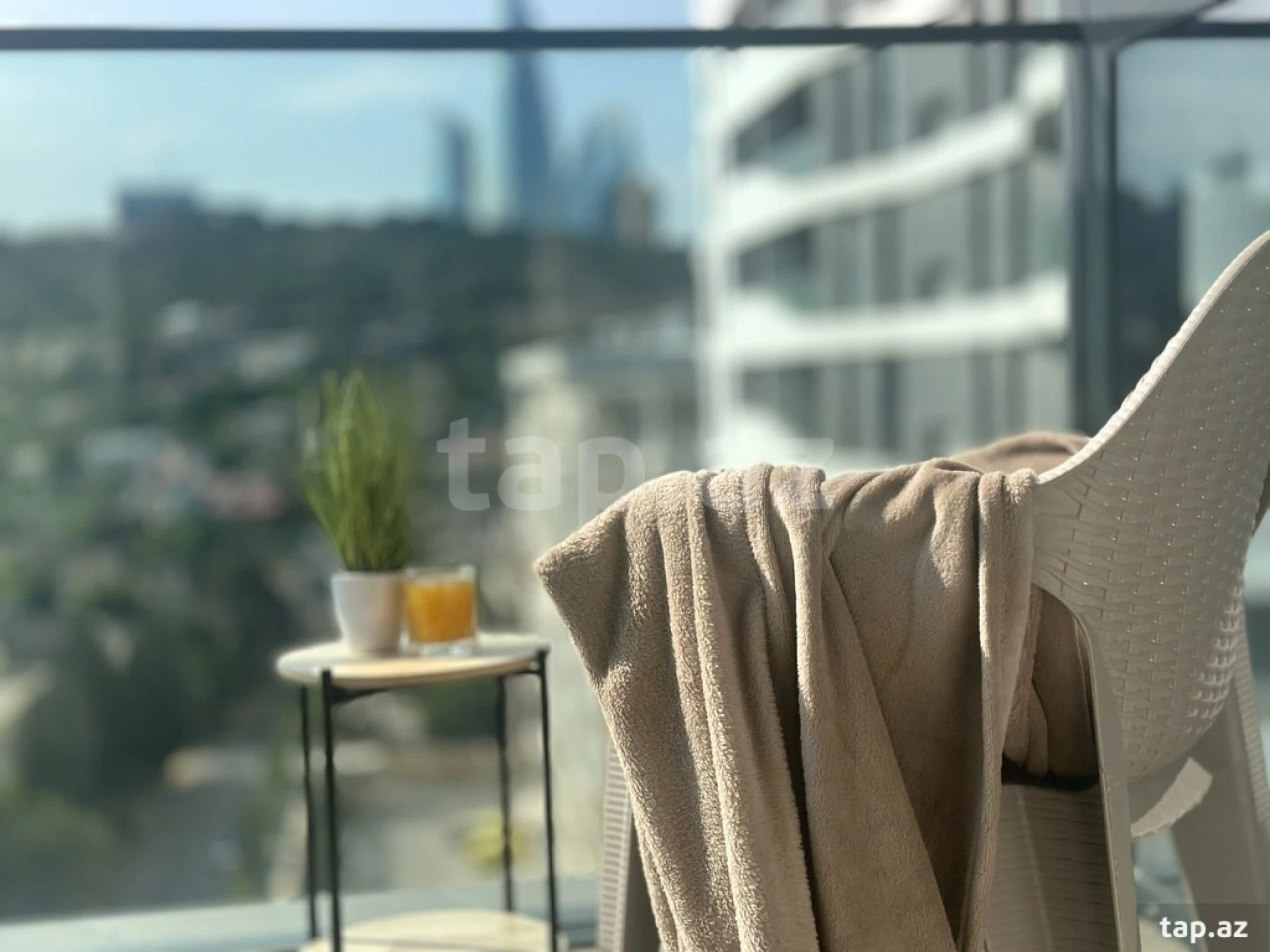 Kirayə verilir 2 otaqlı yeni tikili 78 m²