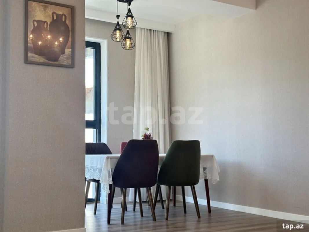 Kirayə verilir 2 otaqlı yeni tikili 78 m²