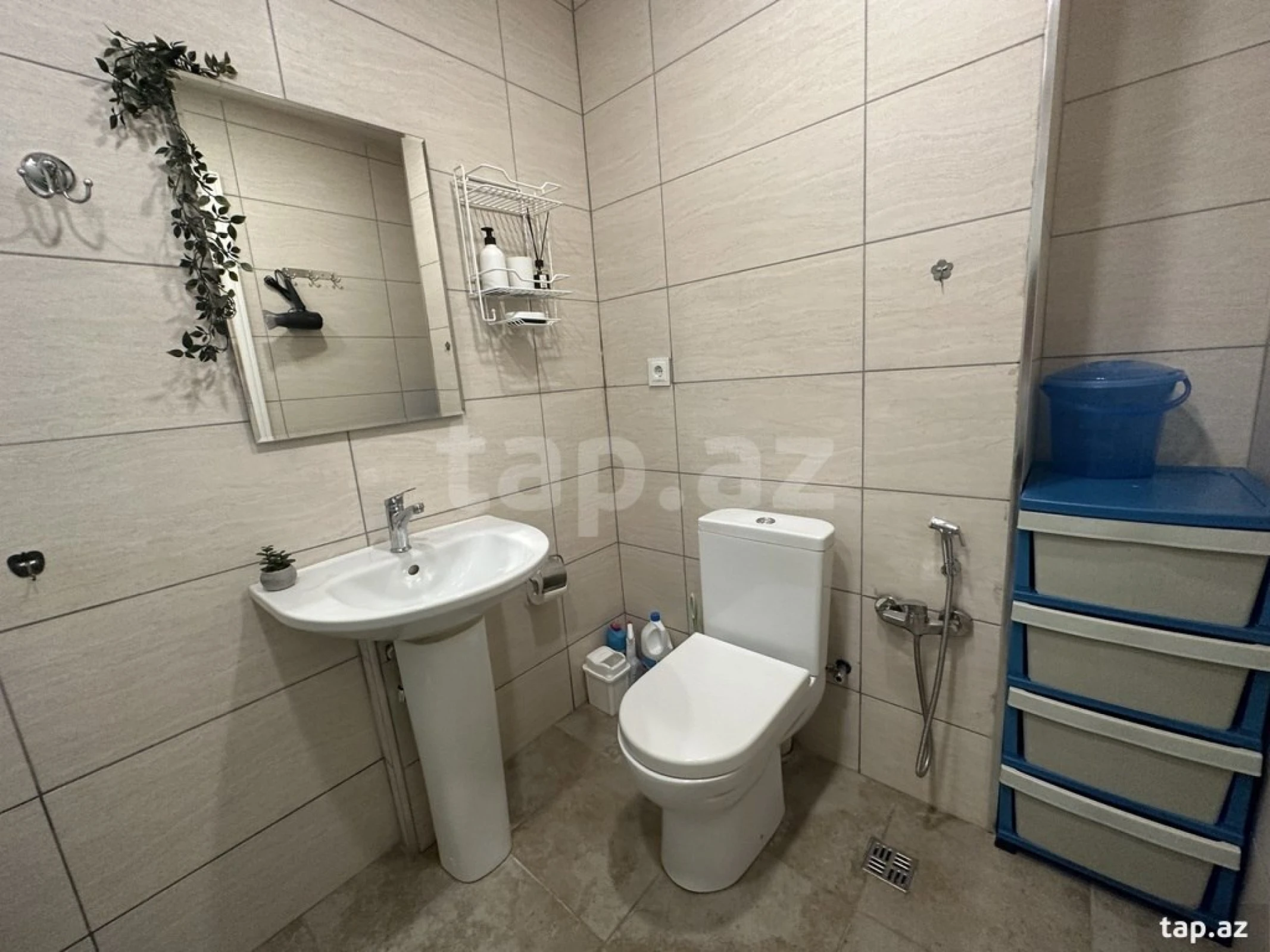 Kirayə verilir 2 otaqlı yeni tikili 78 m²