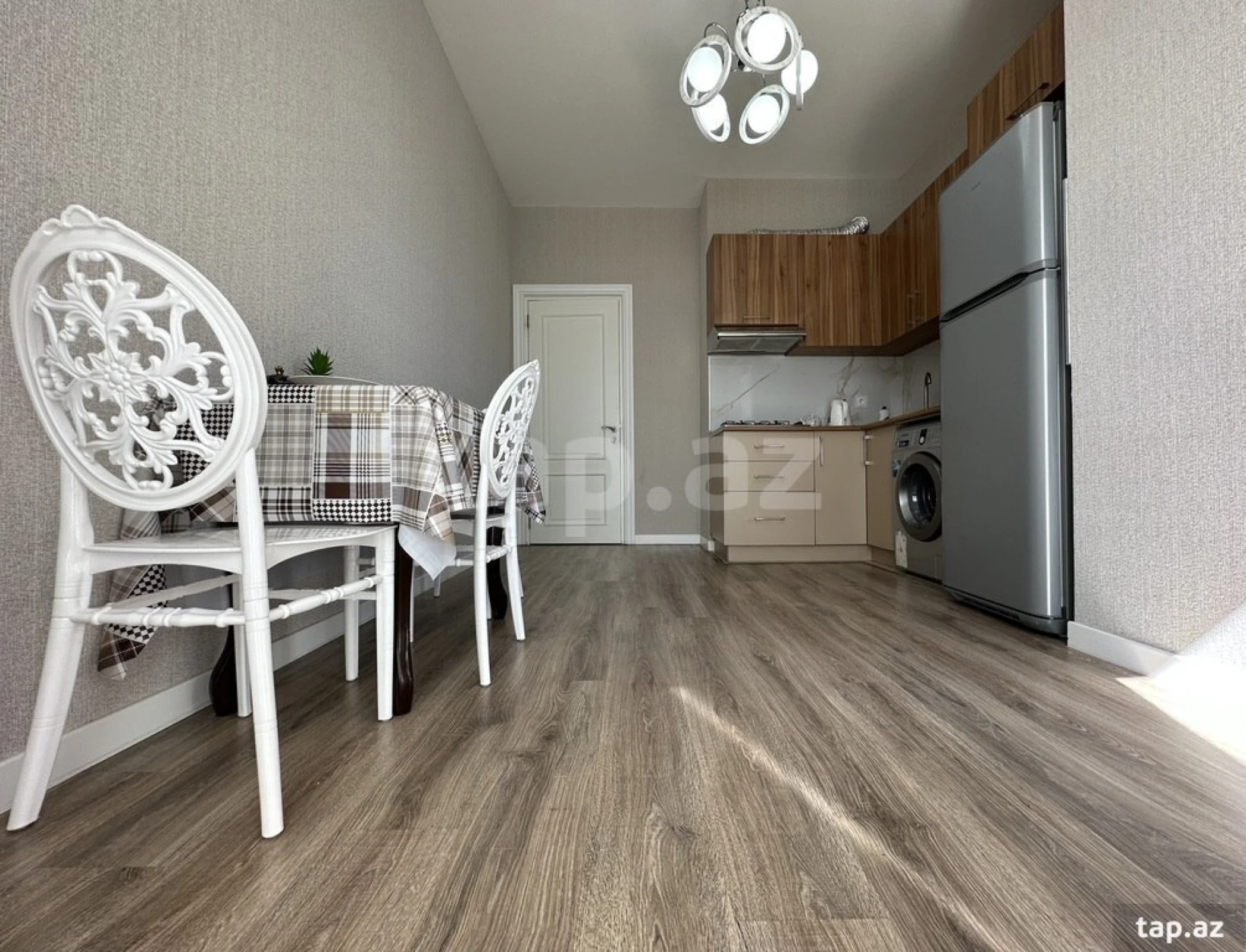 Kirayə verilir 2 otaqlı yeni tikili 78 m²