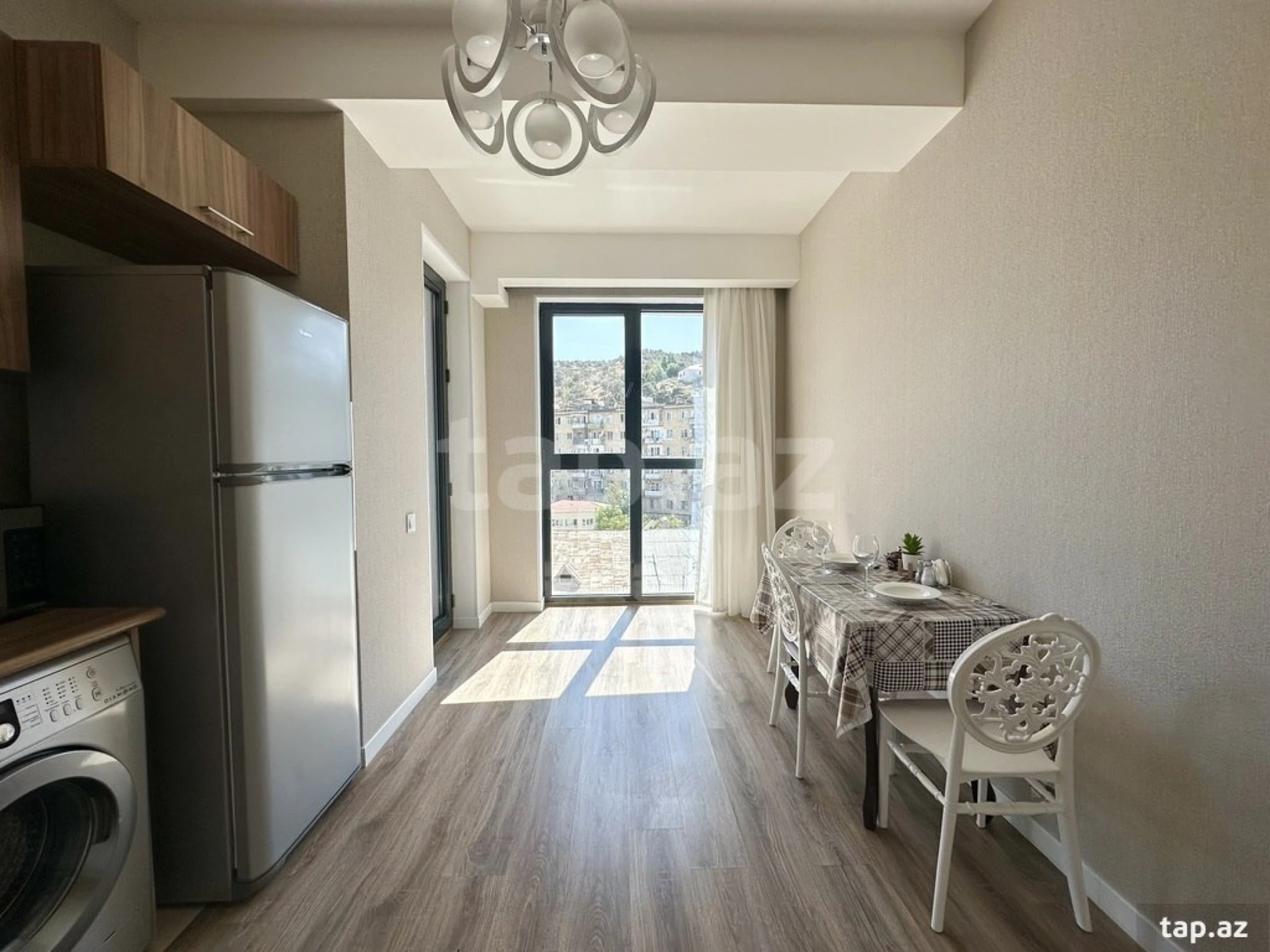 Kirayə verilir 2 otaqlı yeni tikili 78 m²