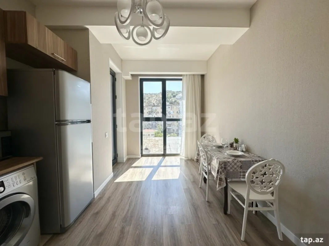 Kirayə verilir 2 otaqlı yeni tikili 78 m²