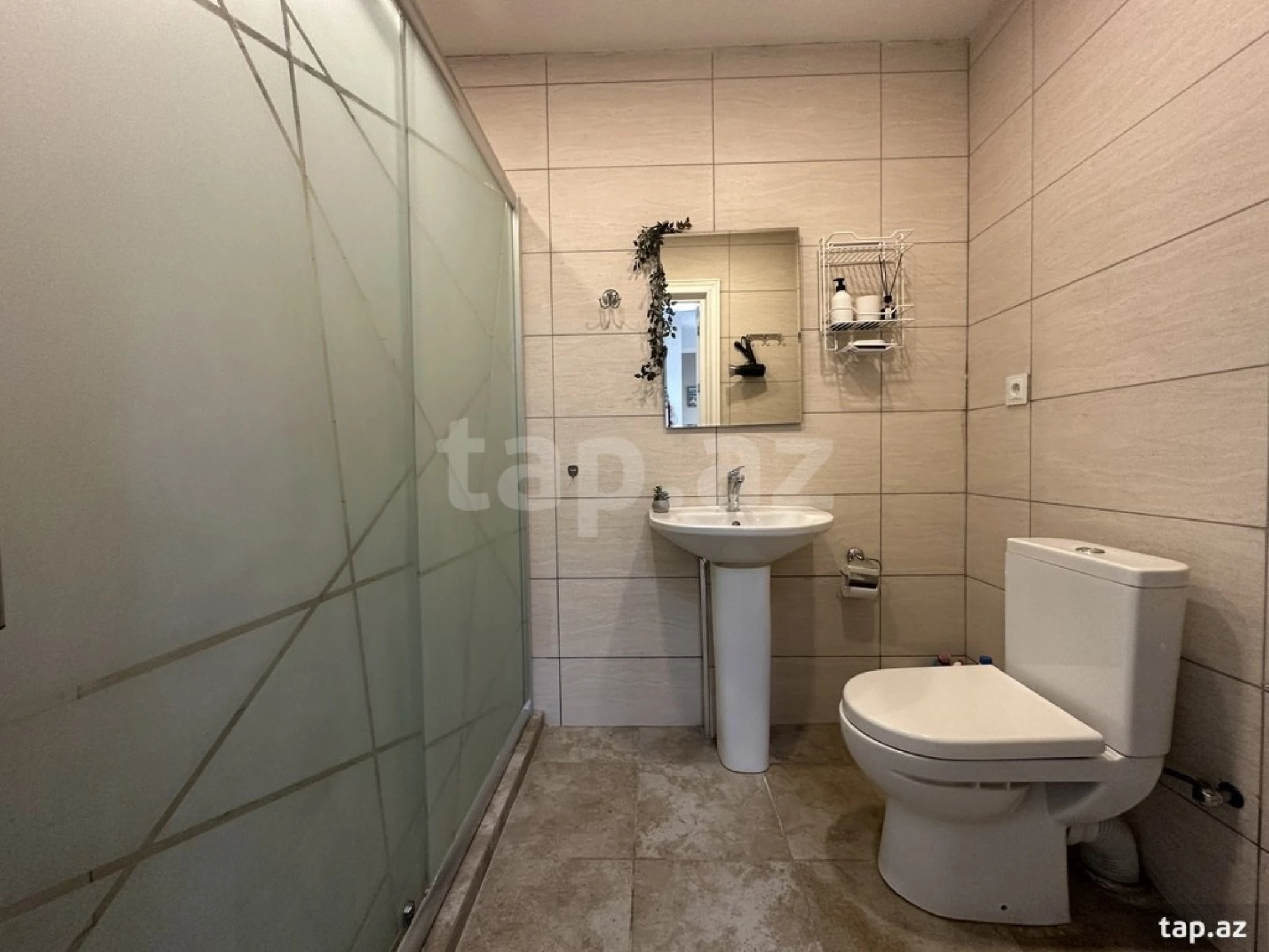 Kirayə verilir 2 otaqlı yeni tikili 78 m²