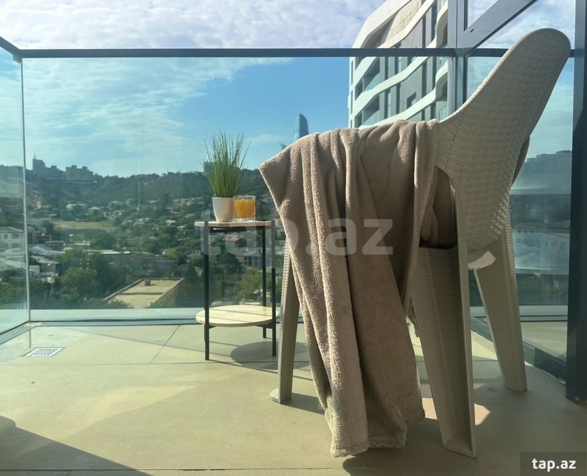 Kirayə verilir 2 otaqlı yeni tikili 78 m²