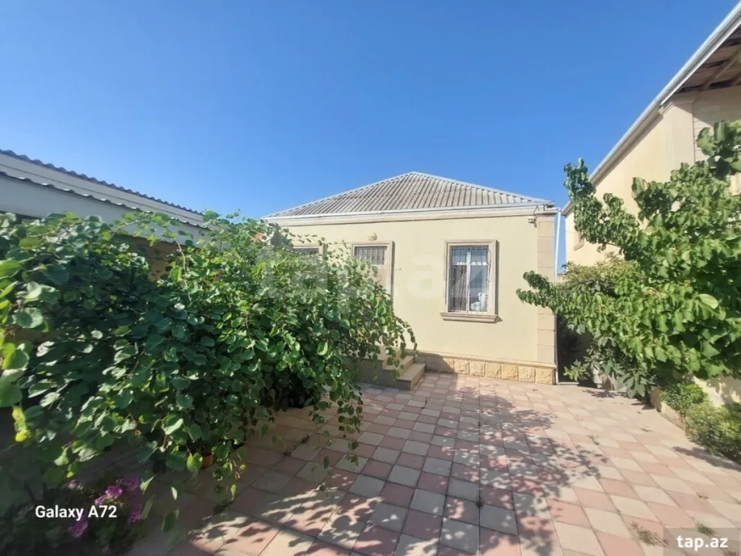 Satılır 3 otaqlı həyət evi