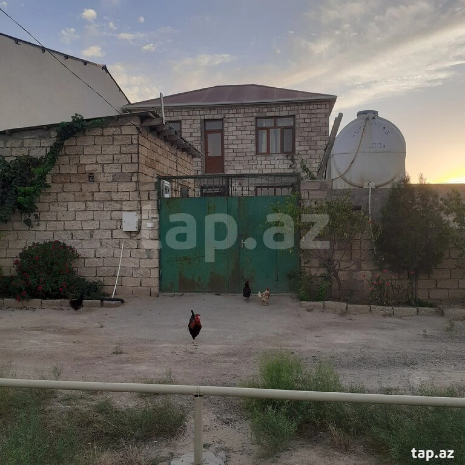 Satılır 4 otaqlı həyət evi