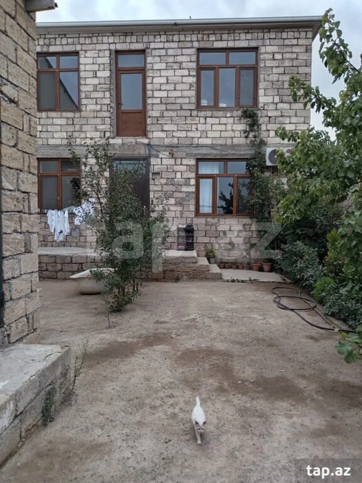 Satılır 4 otaqlı həyət evi