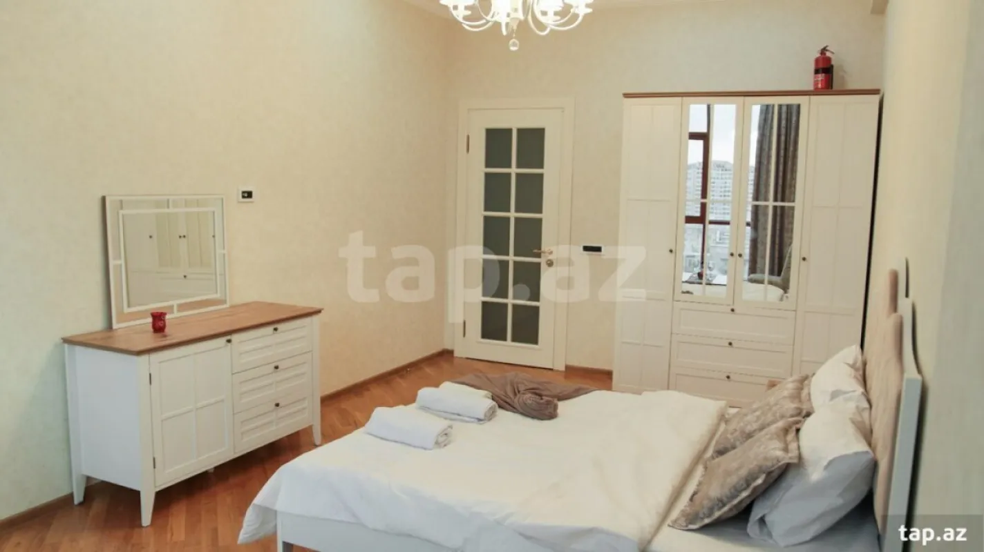 Kirayə verilir 3 otaqlı yeni tikili 115 m²