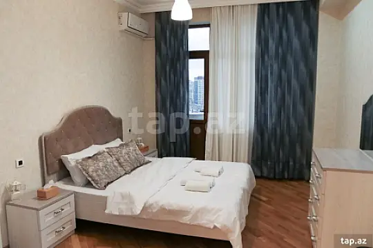 Kirayə verilir 3 otaqlı yeni tikili 115 m²