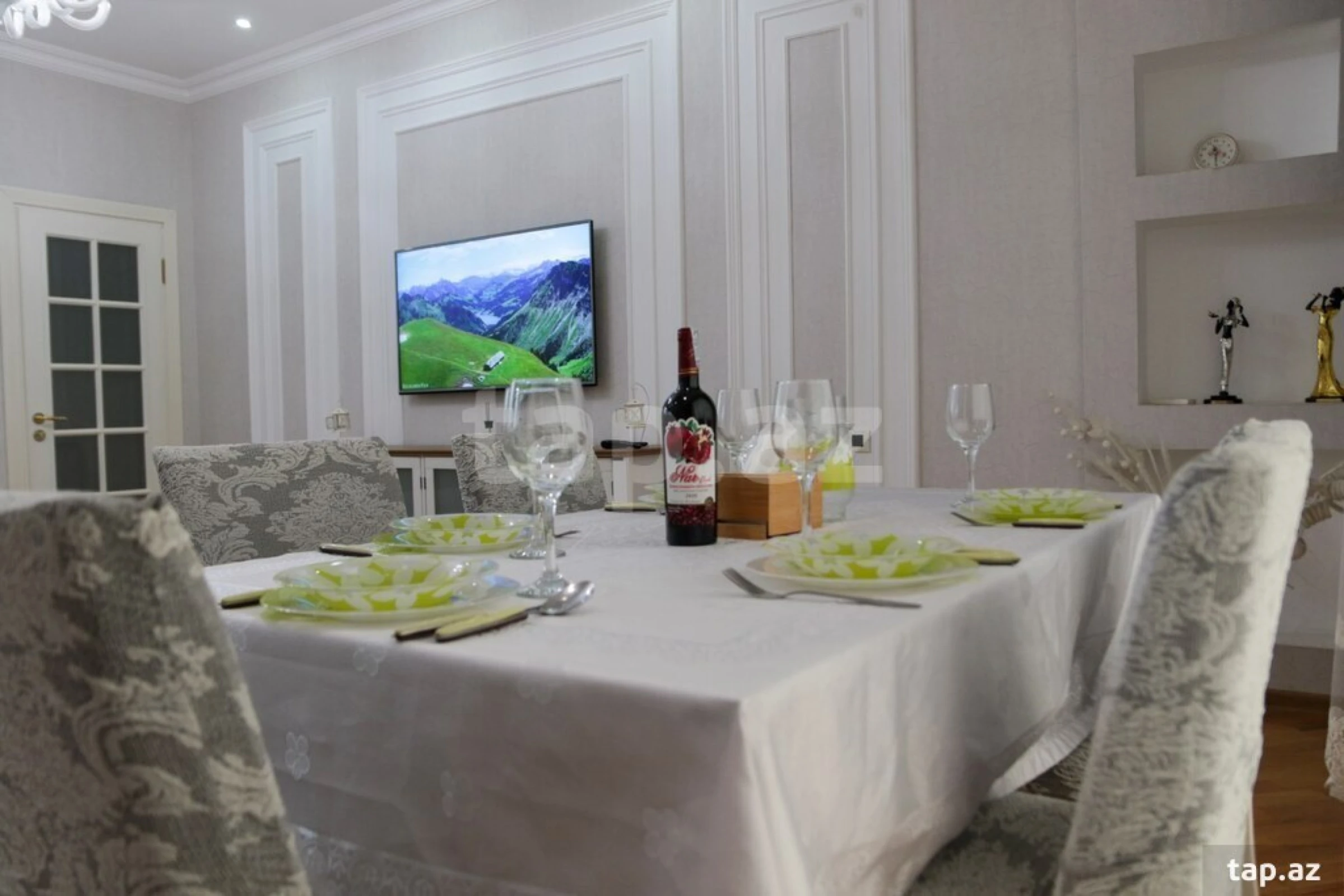 Kirayə verilir 3 otaqlı yeni tikili 115 m²