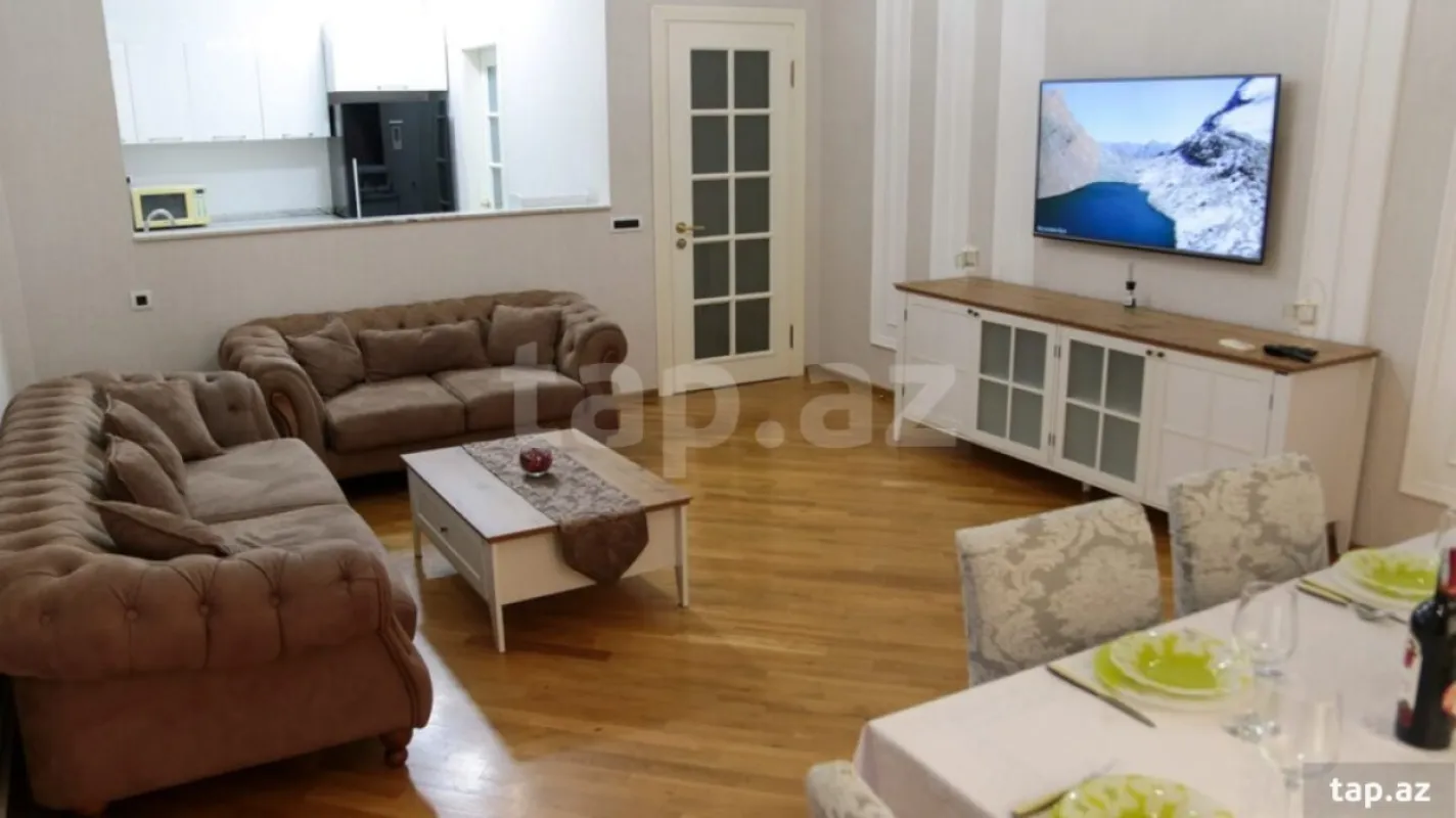 Kirayə verilir 3 otaqlı yeni tikili 115 m²