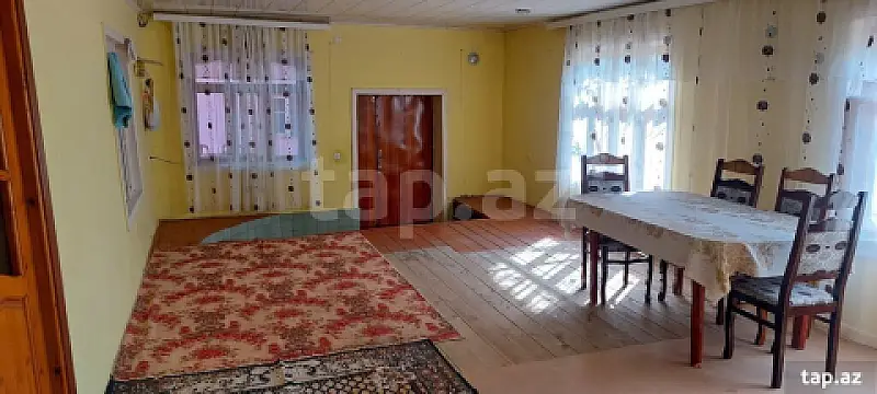 Satılır 4 otaqlı həyət evi