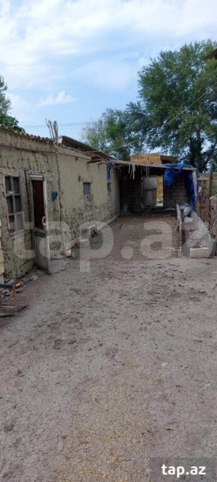 Satılır 4 otaqlı həyət evi