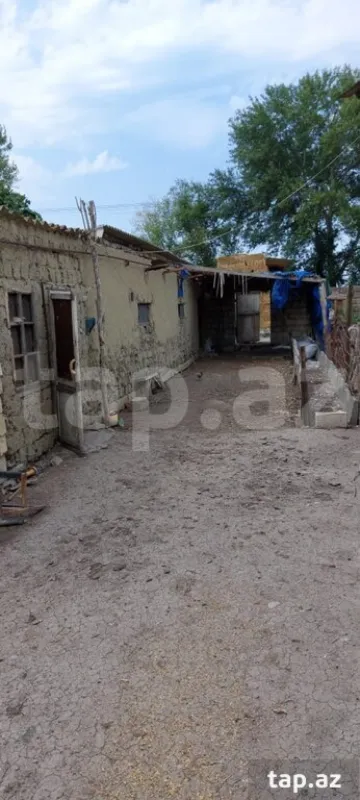 Satılır 4 otaqlı həyət evi