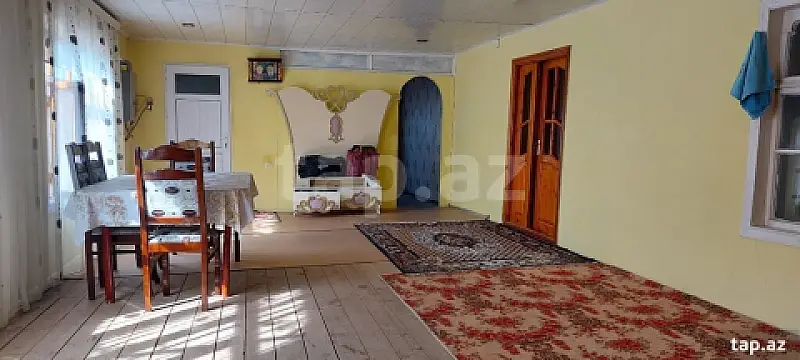 Satılır 4 otaqlı həyət evi