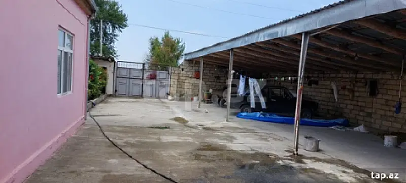 Satılır 4 otaqlı həyət evi
