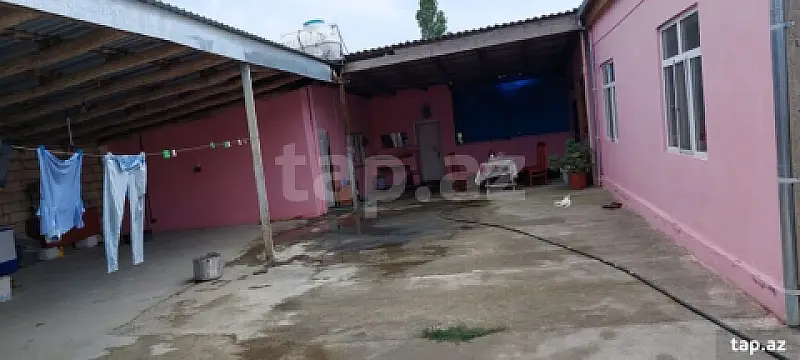 Satılır 4 otaqlı həyət evi