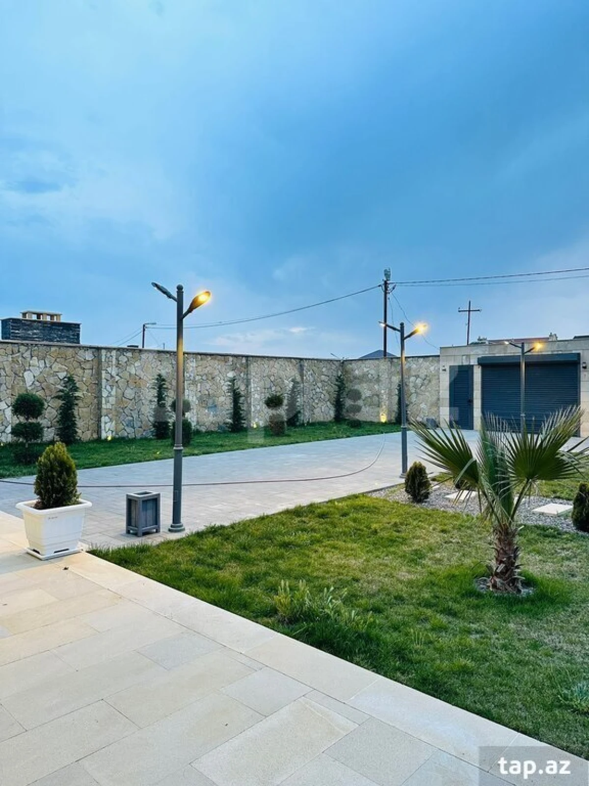 Kirayə verilir 4 otaqlı həyət evi