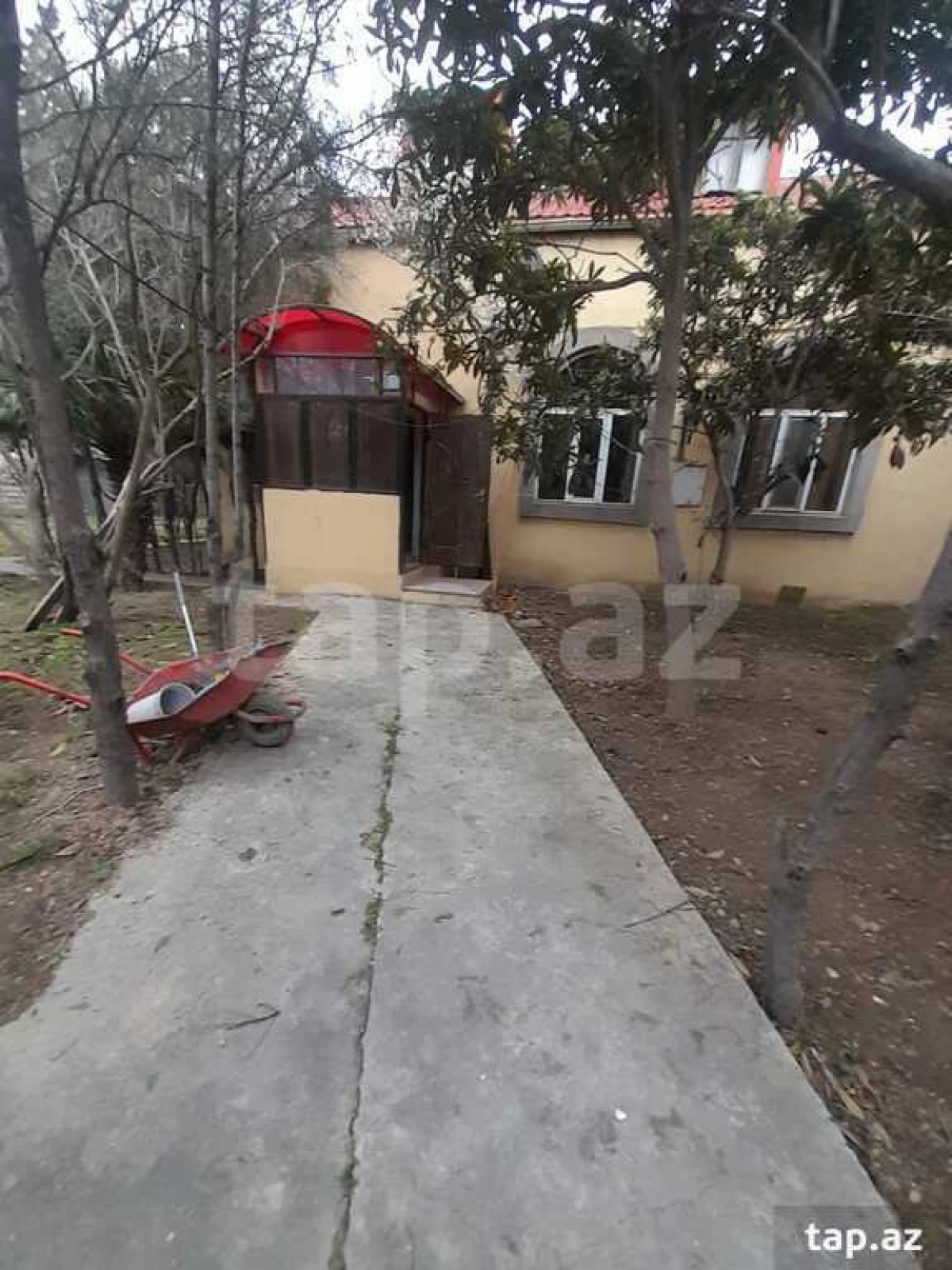 Kirayə verilir 3 otaqlı həyət evi