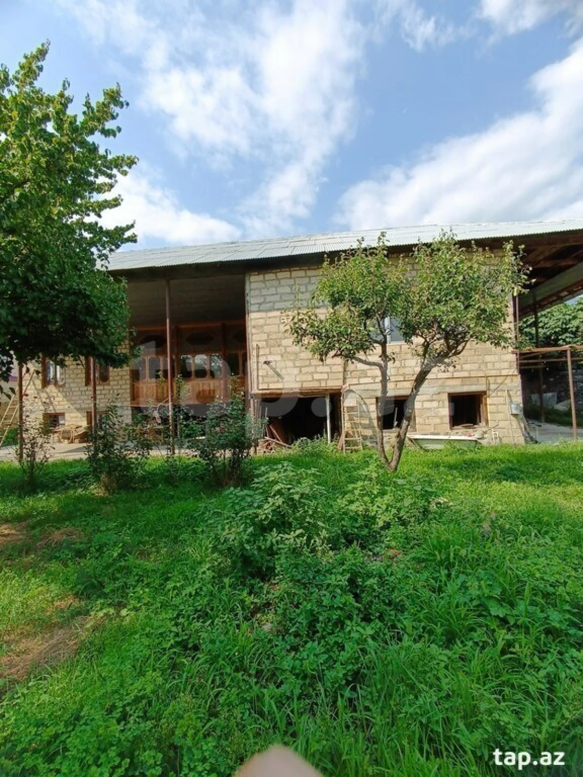 Satılır 4 otaqlı həyət evi