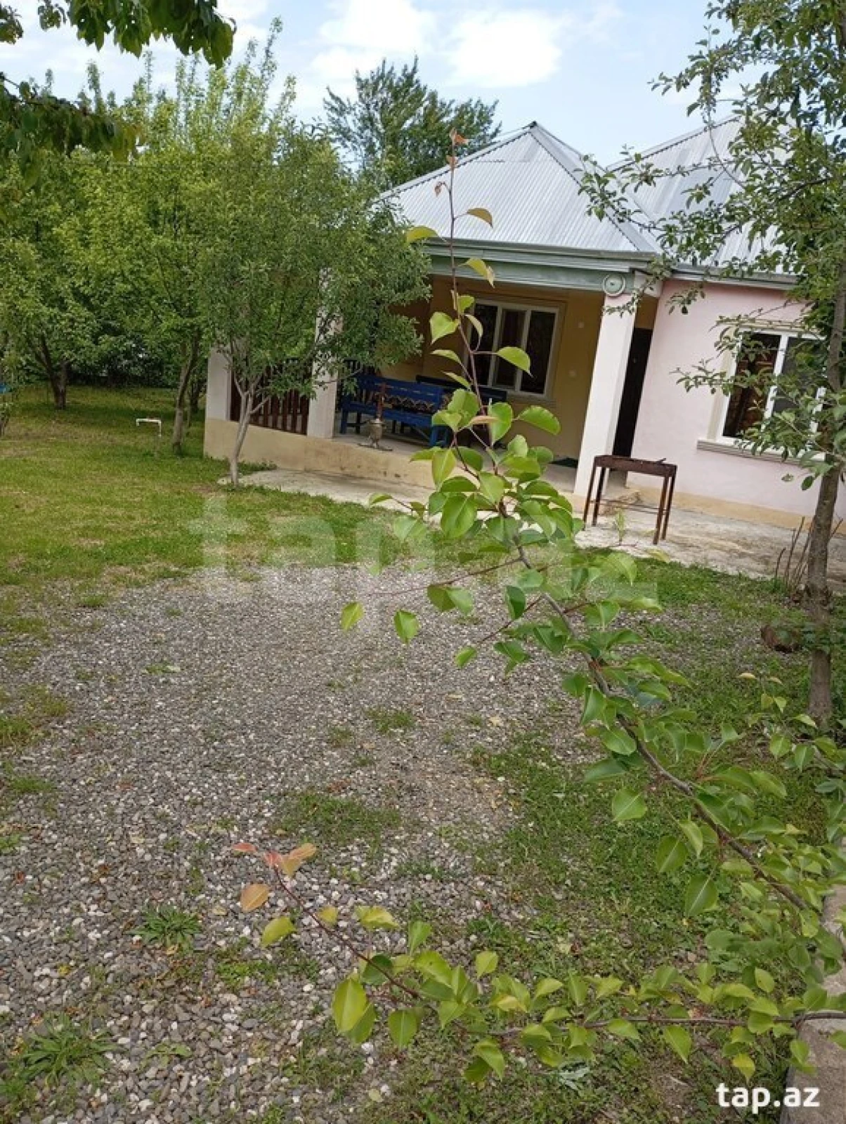 Kirayə verilir 3 otaqlı həyət evi