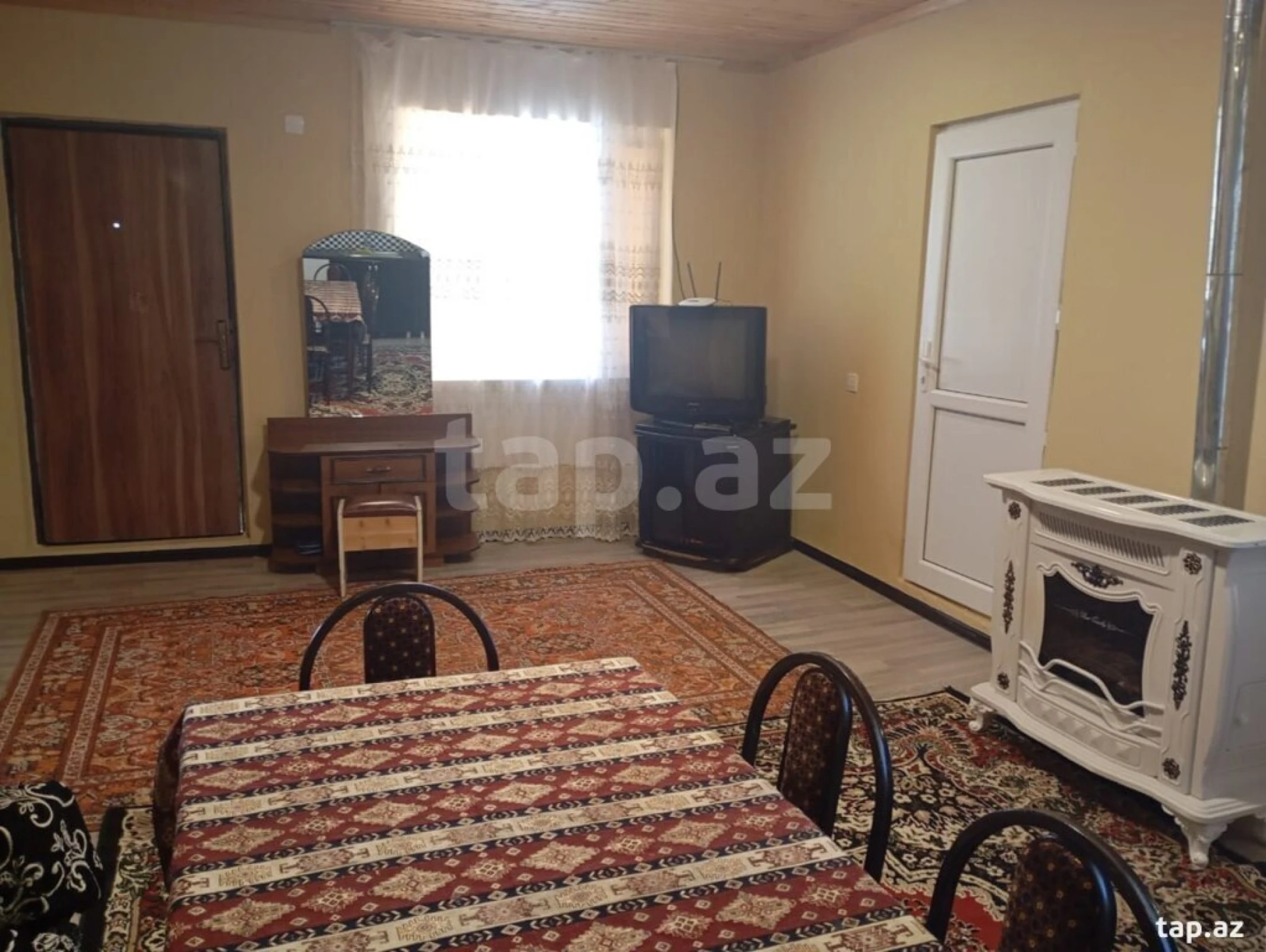 Kirayə verilir 3 otaqlı həyət evi