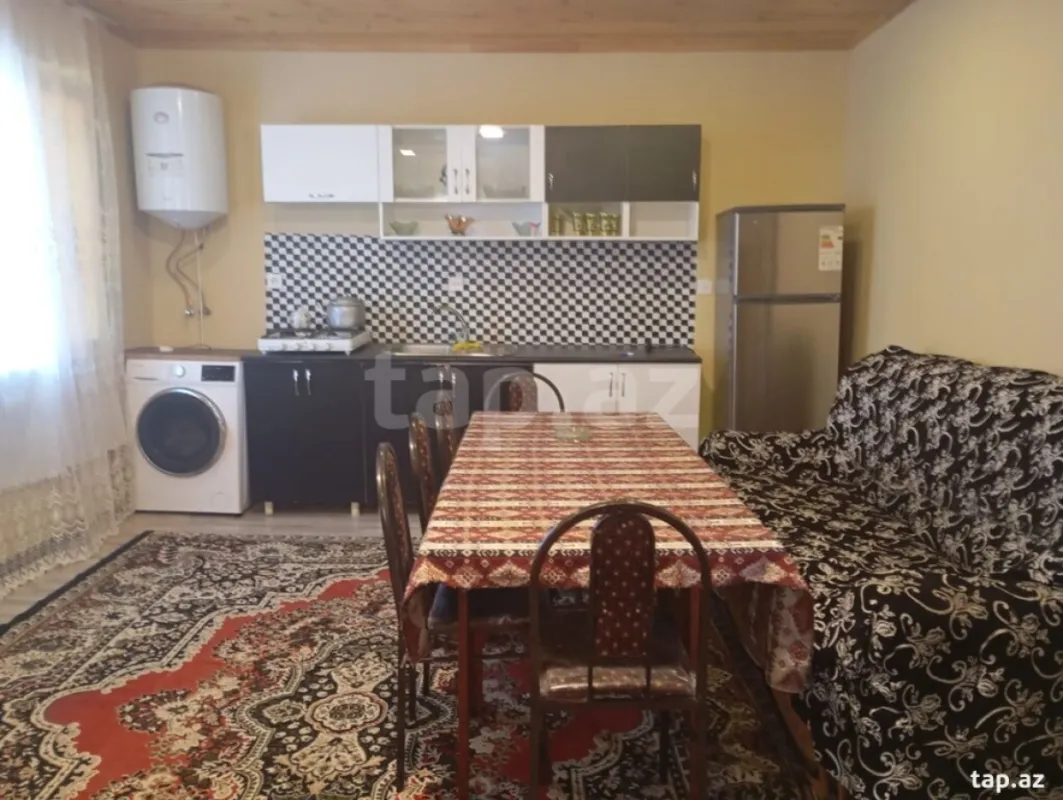 Kirayə verilir 3 otaqlı həyət evi