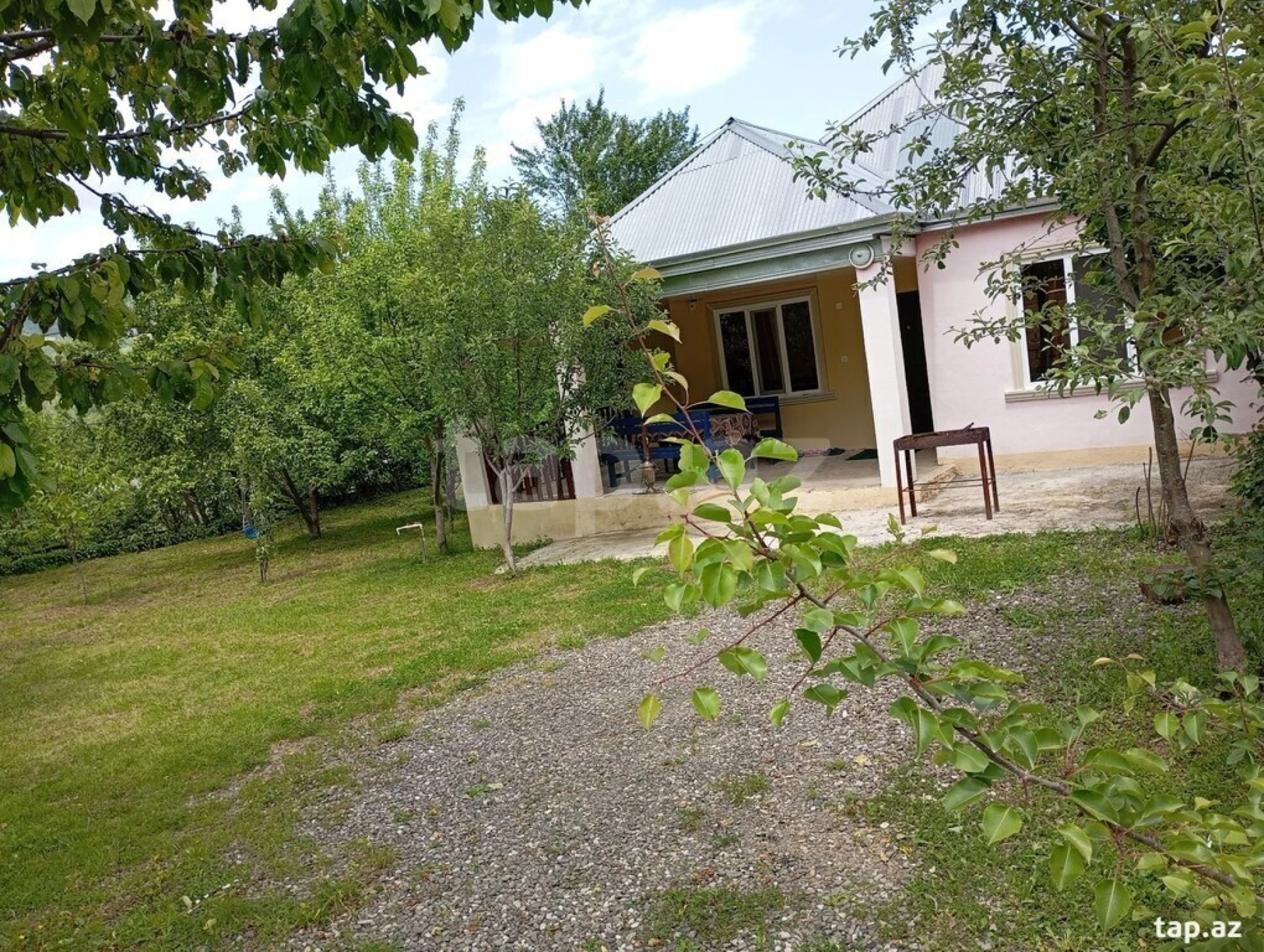 Kirayə verilir 3 otaqlı həyət evi