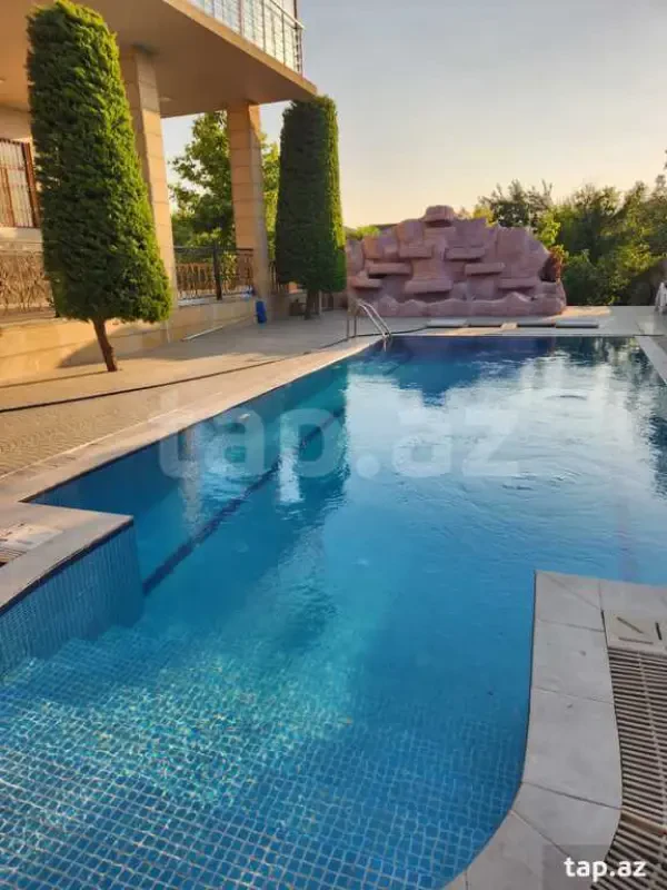 Kirayə verilir 4 otaqlı həyət evi 280 m²